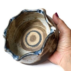 Vintage Studio Pottery Bowl Signed ELLY Bullseye Bottom Round Piecrust Ruffle